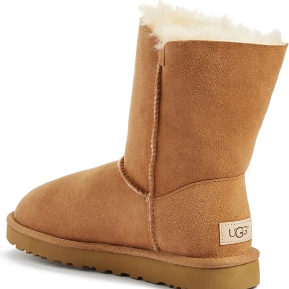 NWT/NWB UGG Bailey Button II Boot In Chestnut Suede, Sz. 8 - Picture 3 of 13